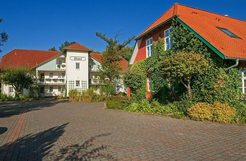 Landgasthof & Hotel Jagdhof Stralsund Eksteriør bilde