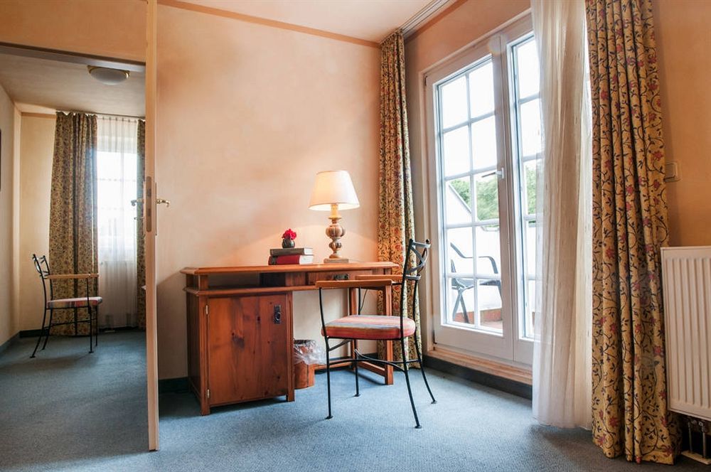 Landgasthof & Hotel Jagdhof Stralsund Eksteriør bilde