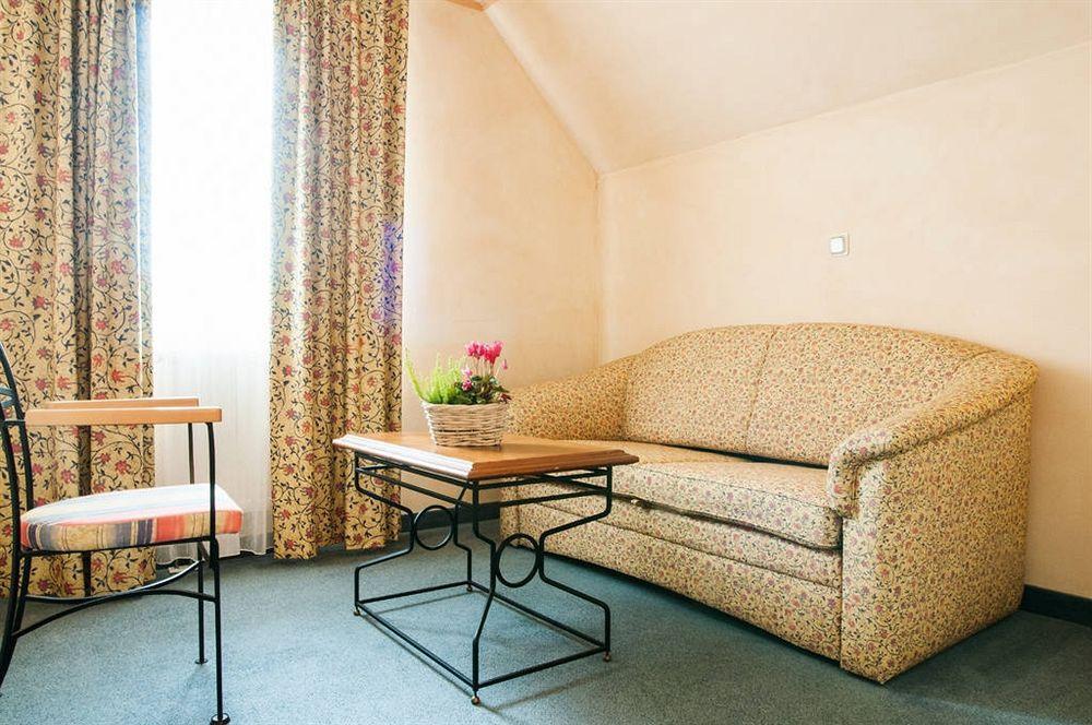 Landgasthof & Hotel Jagdhof Stralsund Eksteriør bilde