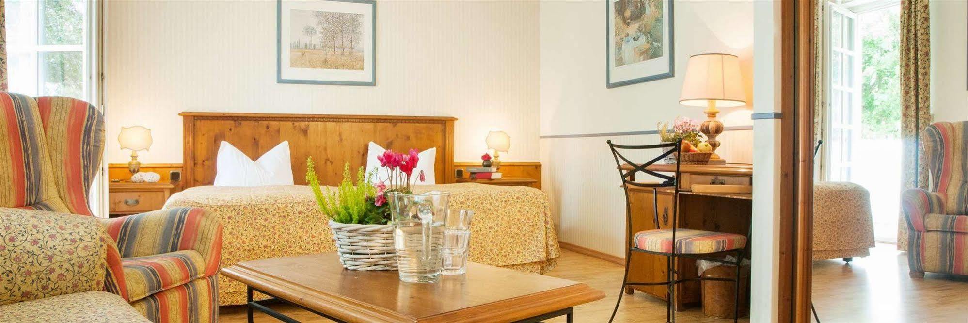 Landgasthof & Hotel Jagdhof Stralsund Eksteriør bilde